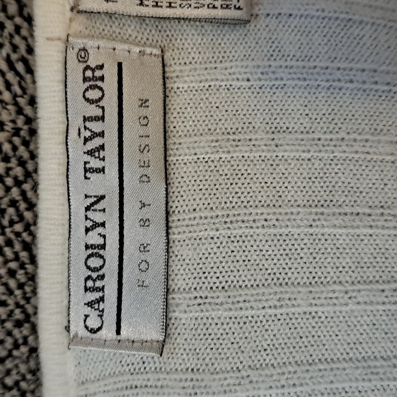 Carolyn Taylor Cream Long Sweater. Size Small NWOT - Picture 7 of 8